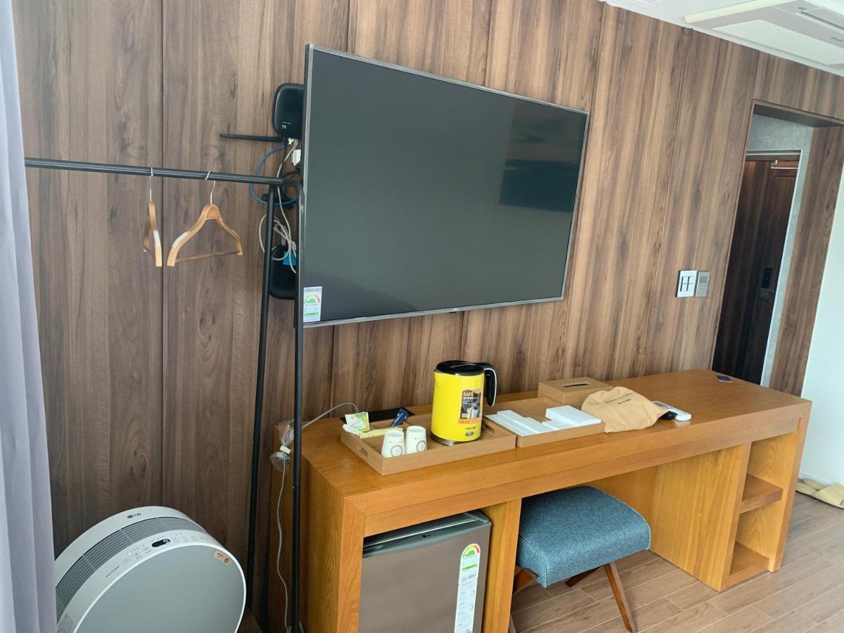 Am Ort Hotel Йосу Екстериор снимка