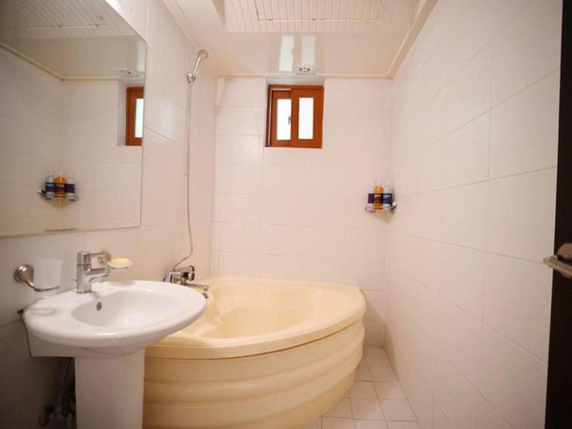 Am Ort Hotel Йосу Екстериор снимка